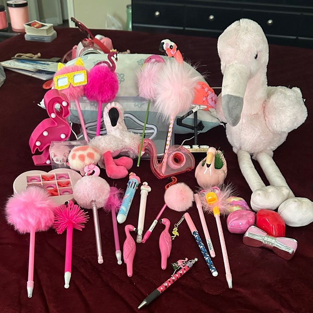 Flamingo-Themed Pink Accessory Set